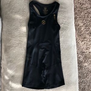 VIRUS singlet SIZE M